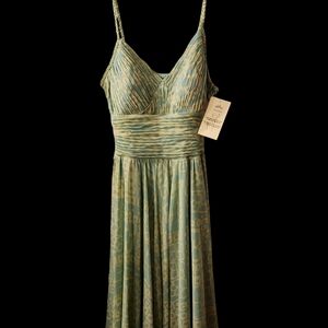 Elegant Blue and Green Patterned Dress